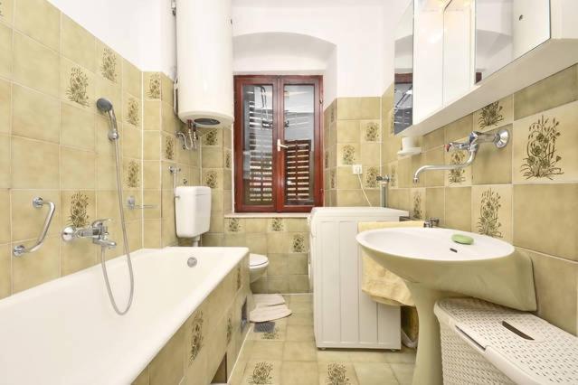 Omis Center Vila Екстериор снимка