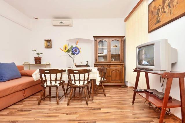 Omis Center Vila Екстериор снимка